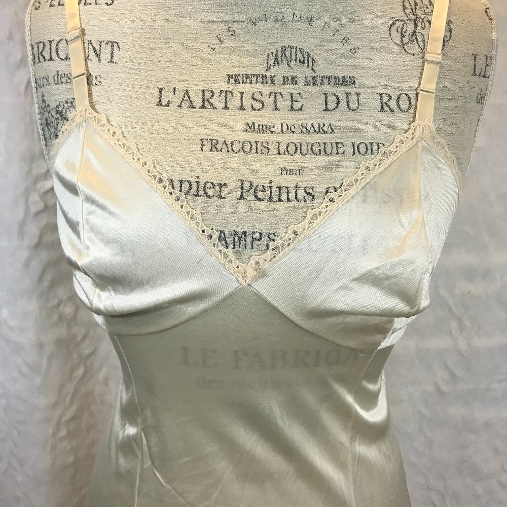 Vintage 90's Vanity Fair Full Slip Nylon Lingerie sexy Boudoir - Picture 2 of 7